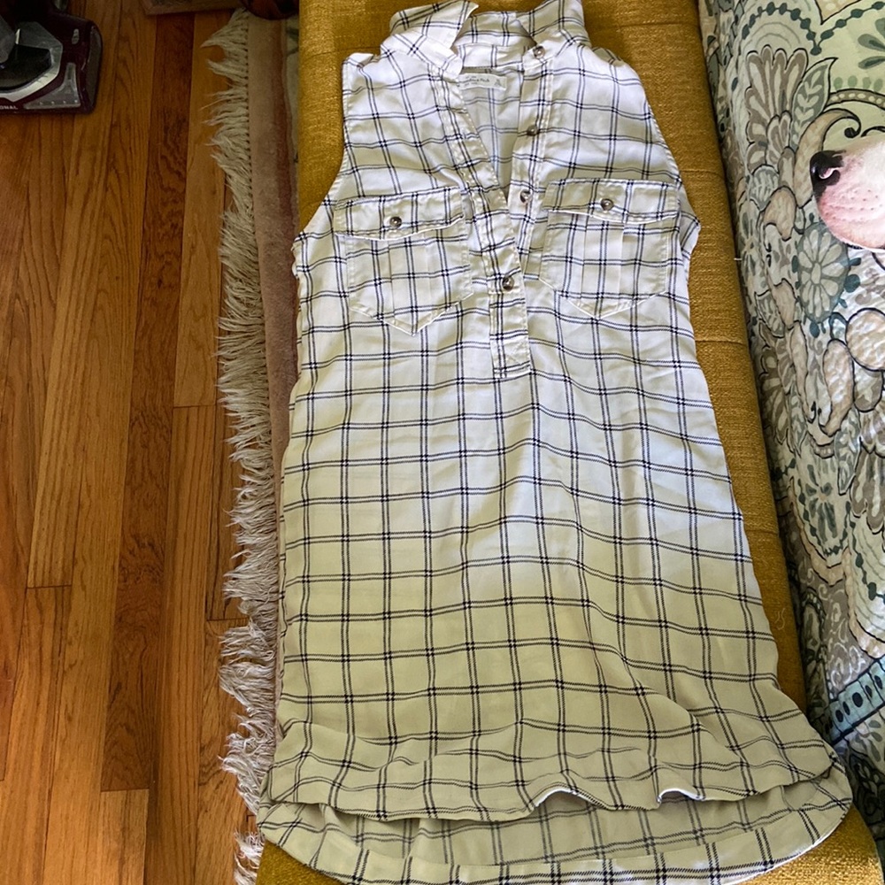 Plaid Abercrombie & Fitch button down dress-shirt.  Super cute and light- Sz XS